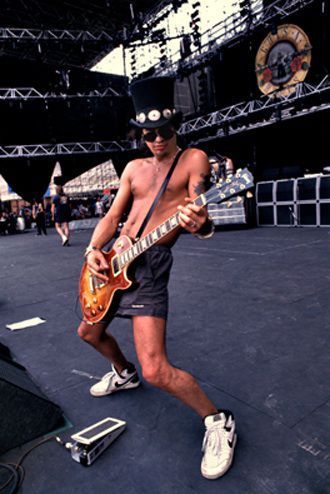 -SLASH FOTO 5 - Guns-N-Roses-guns-n-roses-10687678-330-494.jpg