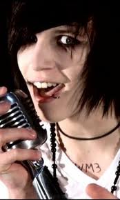 tapety - Andy-in-knives-and-pens-black-veil-brides-and-andy-sixx-biersack-27476795-174-290.jpg