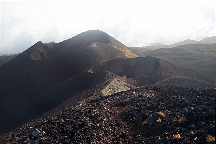 Kamerun - Mount_Cameroon_craters_erup_2000.jpg