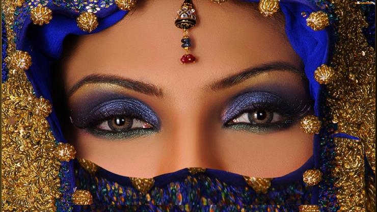 Oczy - kobieta-niebieska-makijaz-chusta.jpg
