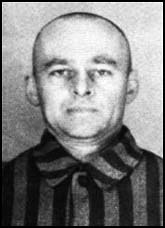 Rotmistrz Witold Pilecki - postać heroiczna - A real hero - Witold Pilecki - A Volunteer for Auschwitz.jpg