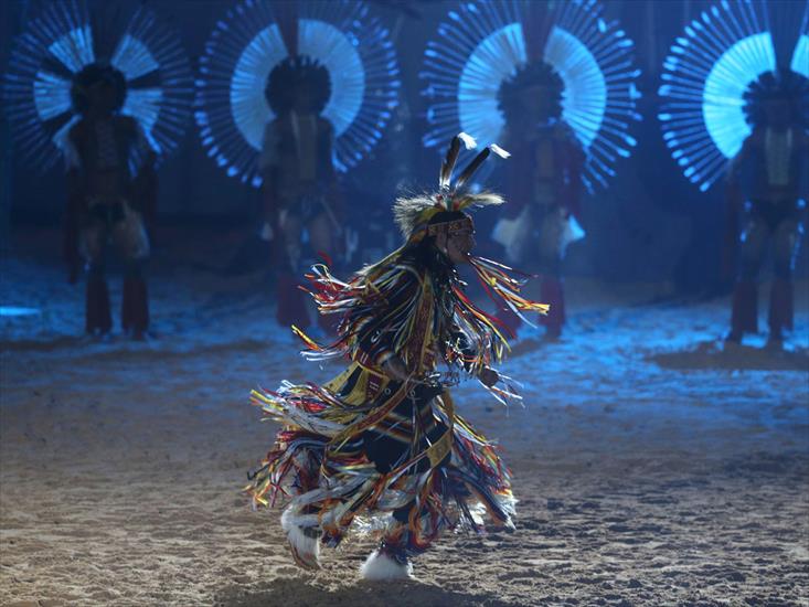 GALERIA INDIANIE - indigenous-people-canada-dancer.jpg