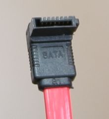 elektro - 220px-SATA_Data_Cable.jpg