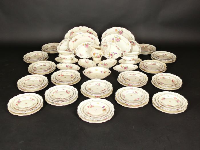 porcelana - Rosenthal, model Pompadour serwis obiadowy na 16 osób z 1946 roku..jpg