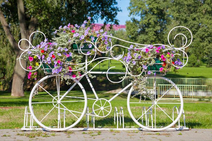 Kobieta i rower - 27bicycle-flower-planter.jpg