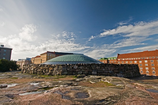 Helsinki-skalny Kościół - kościół-temppeliaukio-w-helsinkach.jpg