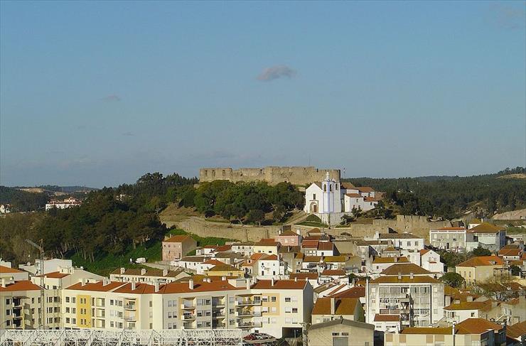 Portugalia - zamek Torres Vedras.jpg