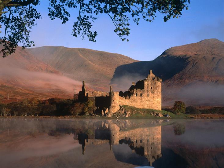 zamki i inne budowle - Kilchurn Castle, Loch Awe, Scotland.jpg