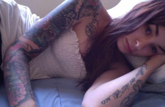 Piękne kobiety z tatuażem - hot_ladies_who_like_their_ink_29.jpg