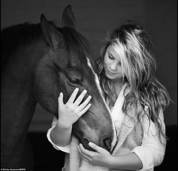 I konie - A-girl-and-her-horse-11.jpg