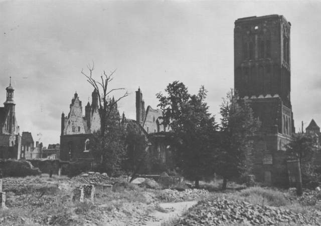 GDAŃSK 1940-1949 - Kościół św.Katarzyny.jpg