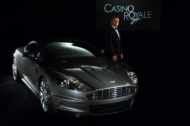 SUPER AUTA - Aston Martin DBS To Star In New James Bond Film.jpg